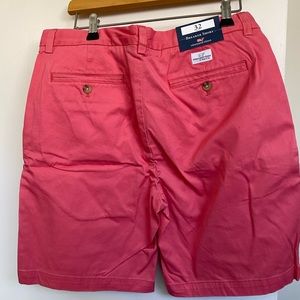Vineyard Vines mens Breaker Short size 32 NWT